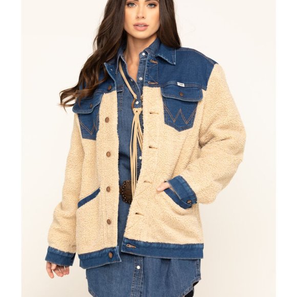Wrangler Jackets & Blazers - Wrangler Modern Women's Blue Jay Oversized Patch S